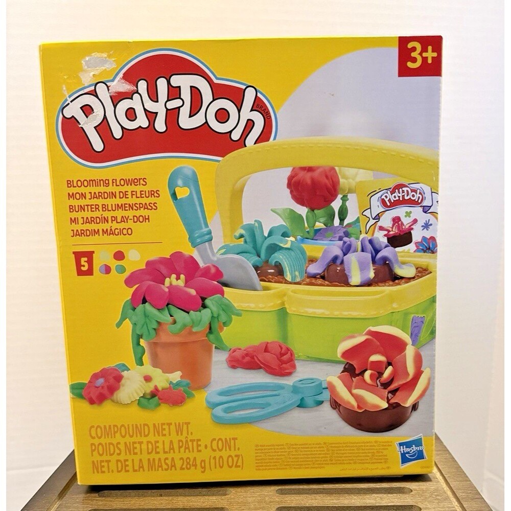 Play-Doh Blooming Flowers Set - New Without Tag